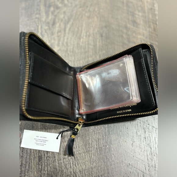 NEW | COMME des GARCONS Luxury Leather Zip Around Mens Wallet - Picture 6 of 12